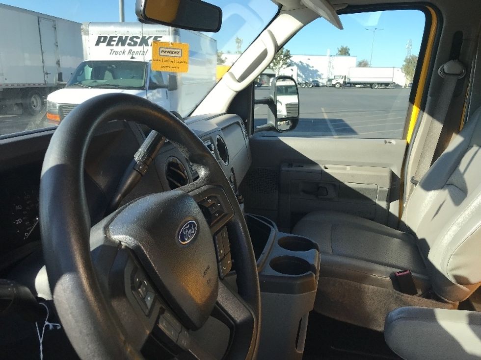 Light Duty Box Truck-Light and Medium Duty Trucks-Ford-2022-E350-Fontana-CA-70,081\n\t\tmiles-$ 35,250 - Image 17