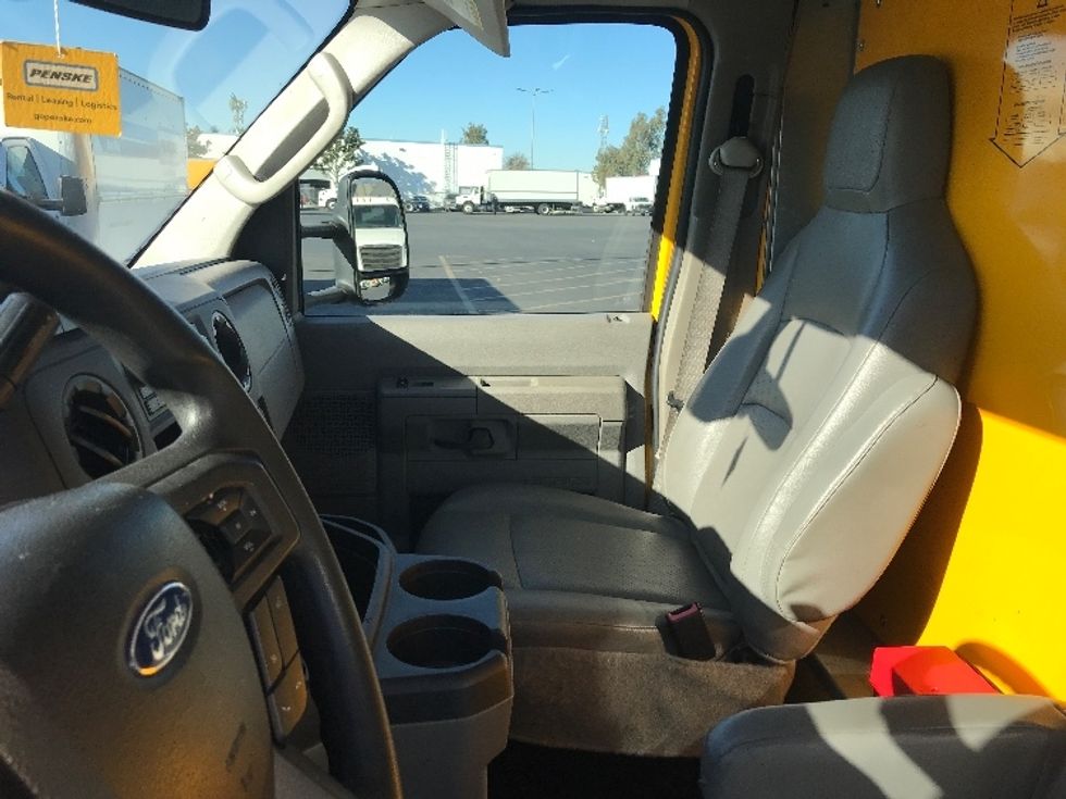 Light Duty Box Truck-Light and Medium Duty Trucks-Ford-2022-E350-Fontana-CA-70,081\n\t\tmiles-$ 35,250 - Image 19