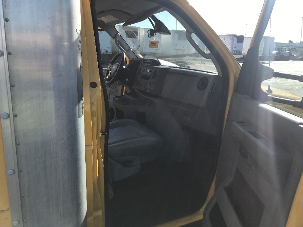 Light Duty Box Truck-Light and Medium Duty Trucks-Ford-2022-E350-Fontana-CA-70,081\n\t\tmiles-$ 35,250 - Image 20