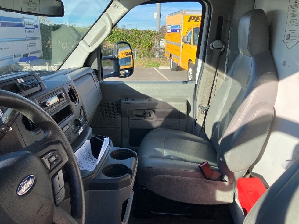 Light Duty Box Truck-Light and Medium Duty Trucks-Ford-2022-E350-Fontana-CA-86,501\n\t\tmiles-$ 34,500 - Image 19