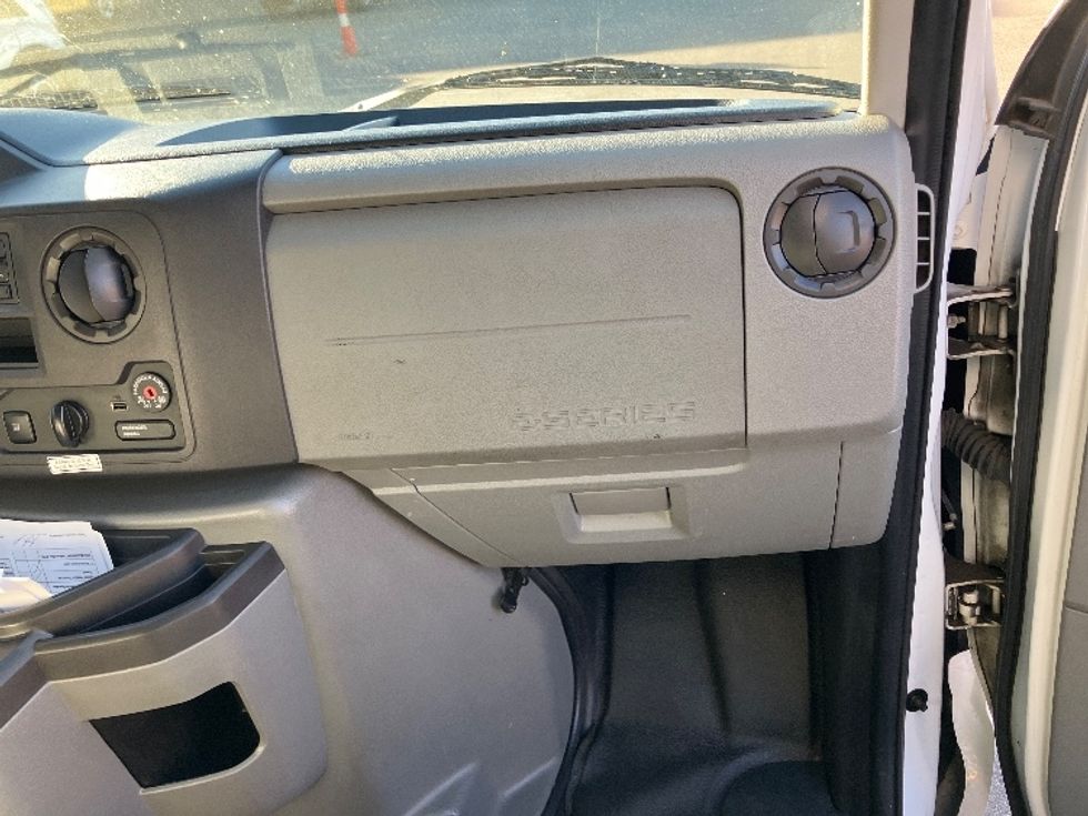 Light Duty Box Truck-Light and Medium Duty Trucks-Ford-2022-E350-Fontana-CA-86,501\n\t\tmiles-$ 34,500 - Image 21