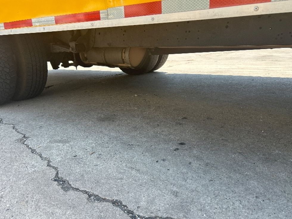 Light Duty Box Truck-Light and Medium Duty Trucks-Ford-2022-E350-Fontana-CA-87,141\n\t\tmiles-$ 30,750 - Image 14