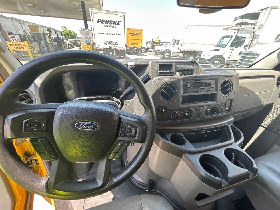 Light Duty Box Truck-Light and Medium Duty Trucks-Ford-2022-E350-Fontana-CA-87,141\n\t\tmiles-$ 30,750 - Image 18