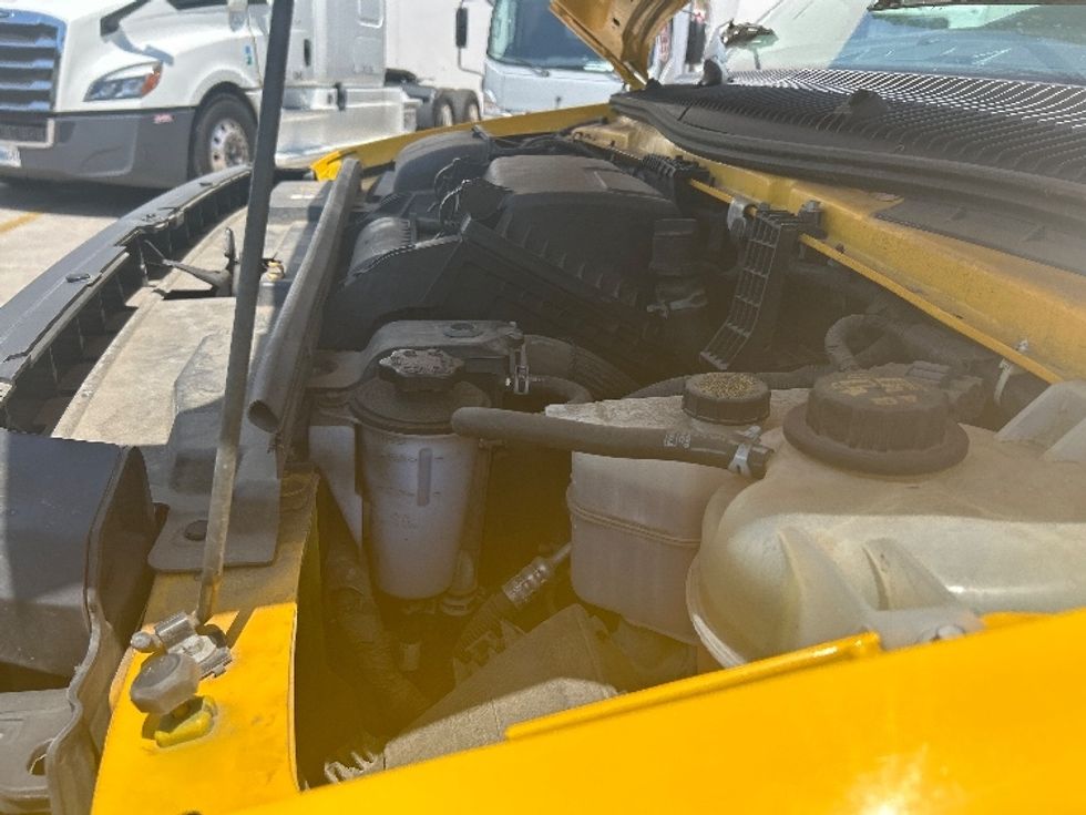 Light Duty Box Truck-Light and Medium Duty Trucks-Ford-2022-E350-Fontana-CA-87,141\n\t\tmiles-$ 30,750 - Image 24