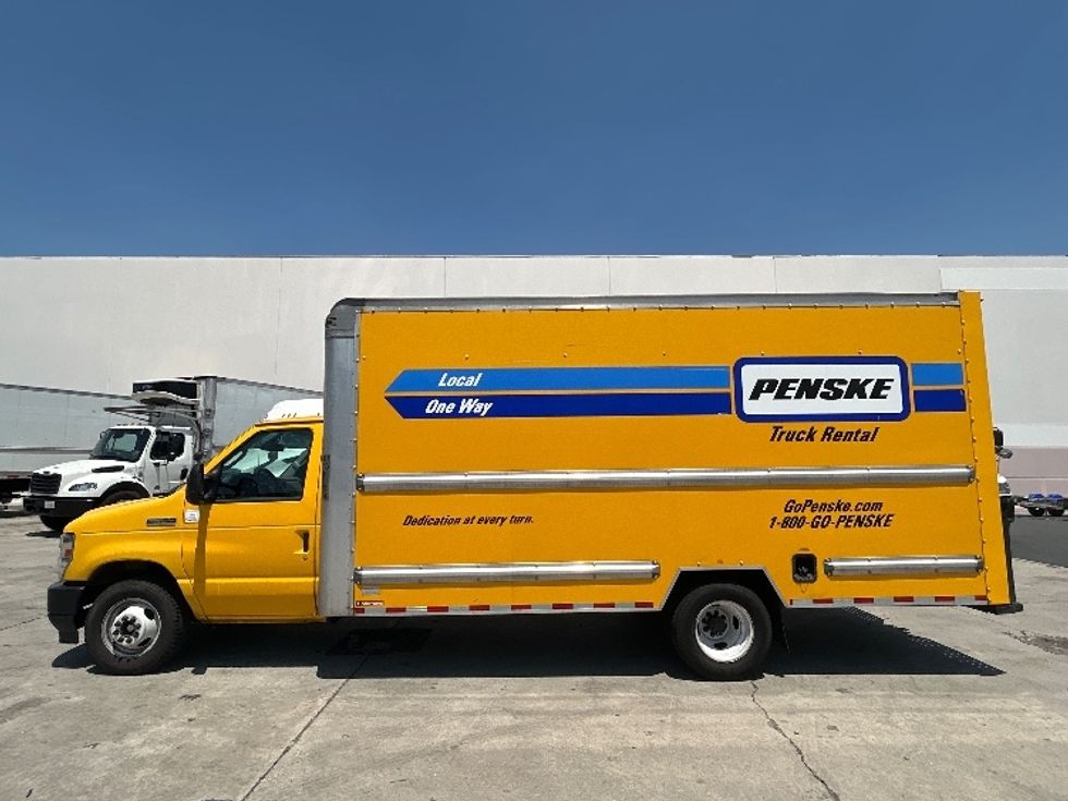 Light Duty Box Truck-Light and Medium Duty Trucks-Ford-2022-E350-Fontana-CA-87,141\n\t\tmiles-$ 30,750 - Image 4