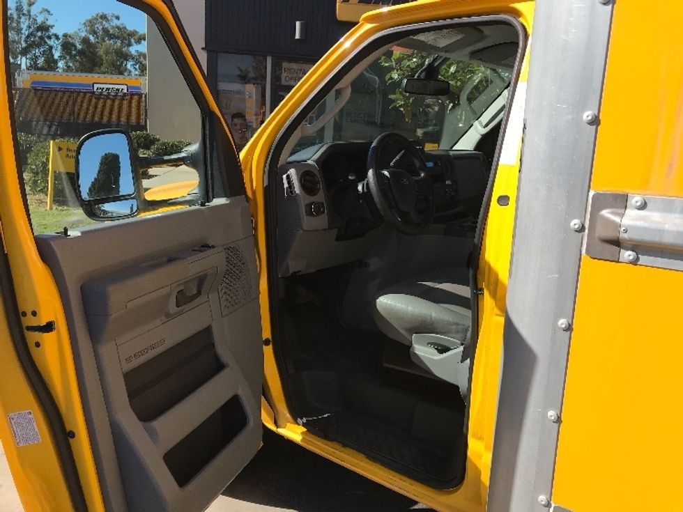 Light Duty Box Truck-Light and Medium Duty Trucks-Ford-2022-E350-Fontana-CA-87,377\n\t\tmiles-$ 30,250 - Image 16