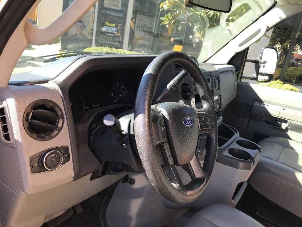 Light Duty Box Truck-Light and Medium Duty Trucks-Ford-2022-E350-Fontana-CA-87,377\n\t\tmiles-$ 30,250 - Image 17