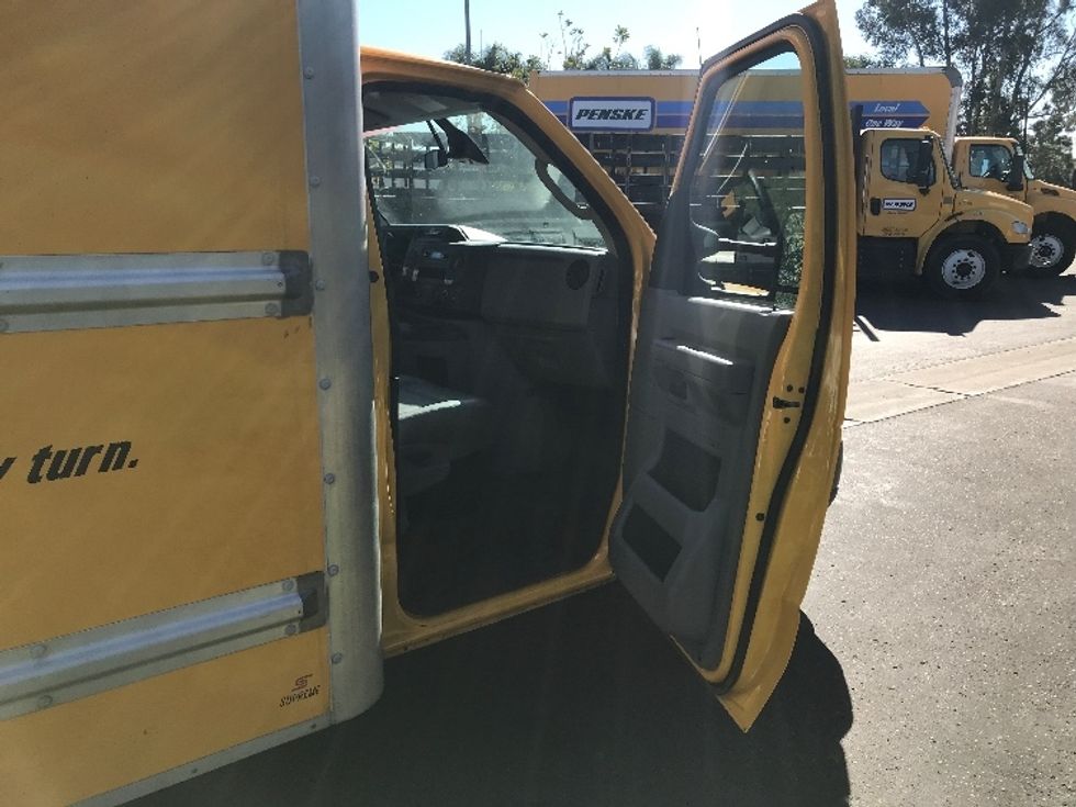 Light Duty Box Truck-Light and Medium Duty Trucks-Ford-2022-E350-Fontana-CA-87,377\n\t\tmiles-$ 30,250 - Image 20