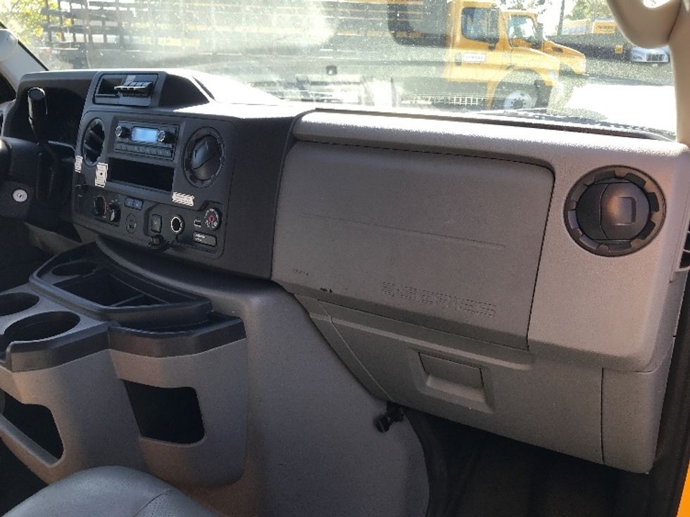 Light Duty Box Truck-Light and Medium Duty Trucks-Ford-2022-E350-Fontana-CA-87,377\n\t\tmiles-$ 30,250 - Image 21