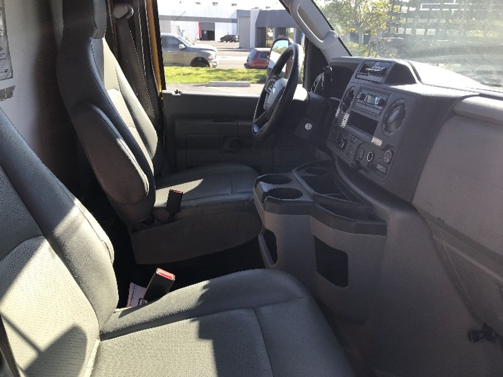 Light Duty Box Truck-Light and Medium Duty Trucks-Ford-2022-E350-Fontana-CA-87,377\n\t\tmiles-$ 30,250 - Image 22