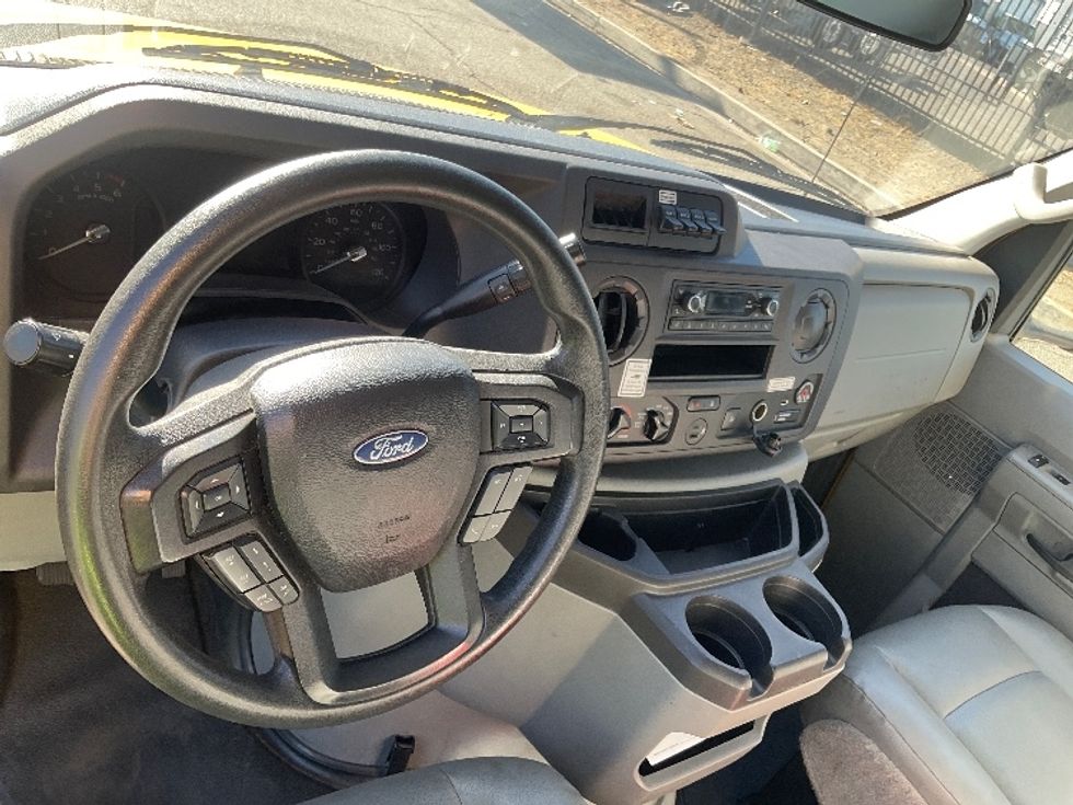 Light Duty Box Truck-Light and Medium Duty Trucks-Ford-2022-E350-Fontana-CA-88,084\n\t\tmiles-$ 35,500 - Image 18