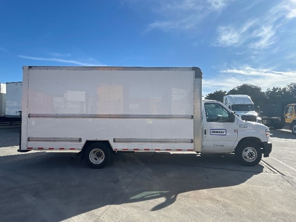 Light Duty Box Truck-Light and Medium Duty Trucks-Ford-2022-E350-Fontana-CA-88,125\n\t\tmiles-$ 33,750 - Image 15