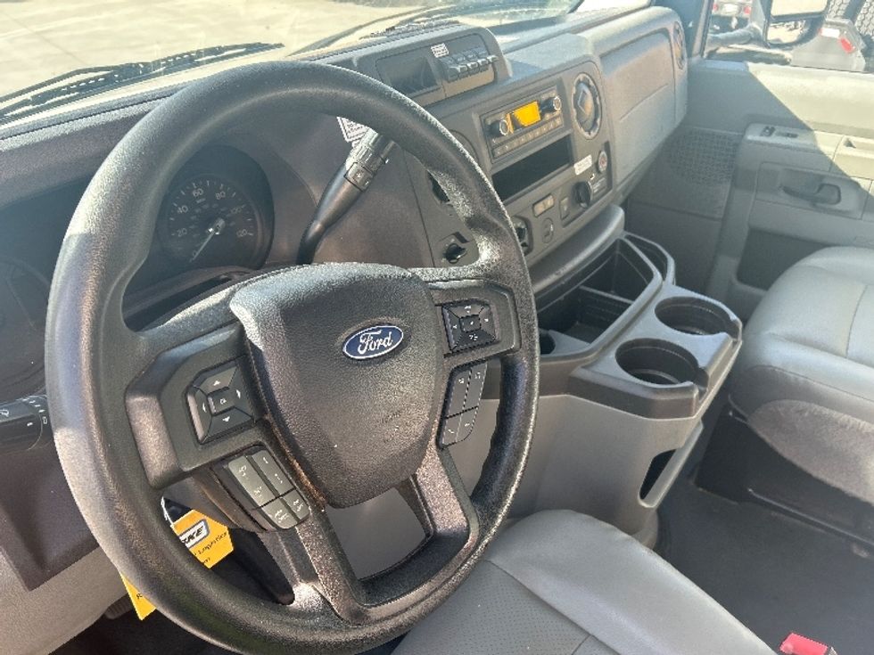 Light Duty Box Truck-Light and Medium Duty Trucks-Ford-2022-E350-Fontana-CA-88,125\n\t\tmiles-$ 33,750 - Image 17