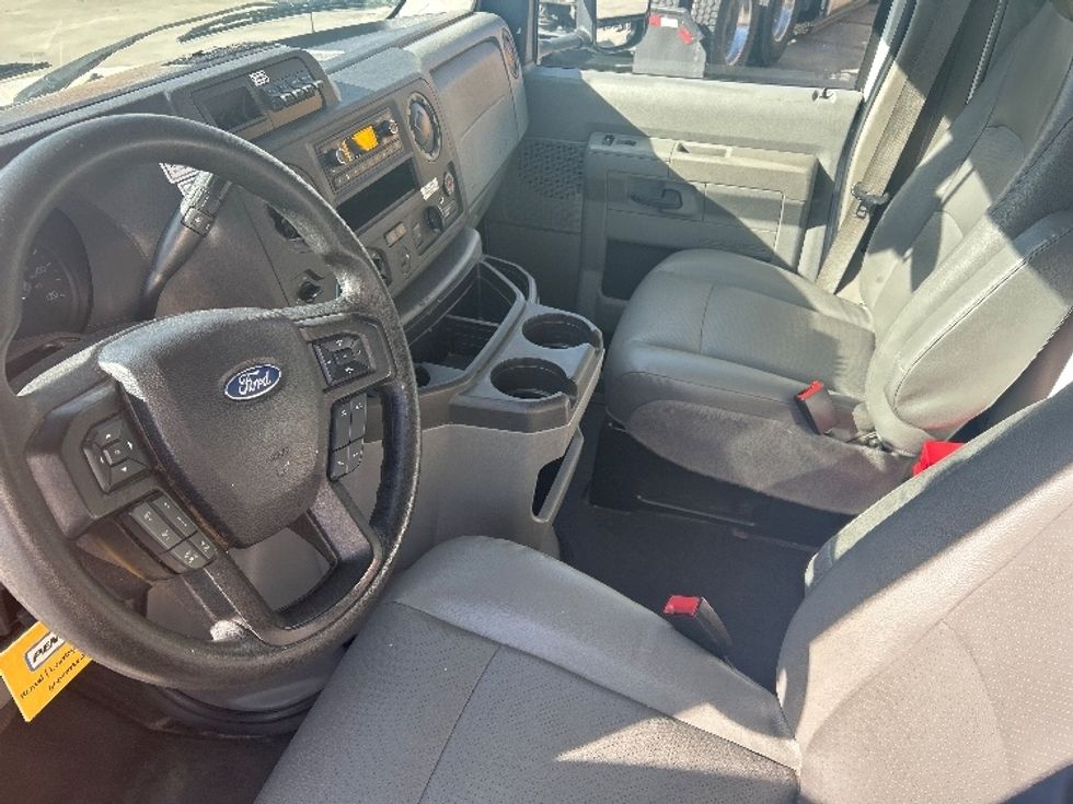 Light Duty Box Truck-Light and Medium Duty Trucks-Ford-2022-E350-Fontana-CA-88,125\n\t\tmiles-$ 33,750 - Image 19