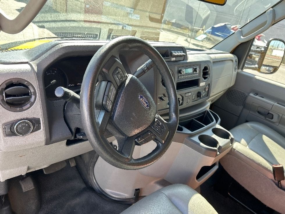 Light Duty Box Truck-Light and Medium Duty Trucks-Ford-2022-E350-Fontana-CA-88,507\n\t\tmiles-$ 30,500 - Image 17