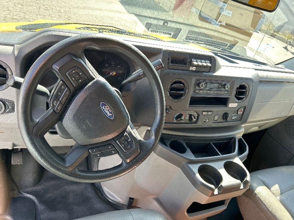 Light Duty Box Truck-Light and Medium Duty Trucks-Ford-2022-E350-Fontana-CA-88,507\n\t\tmiles-$ 30,500 - Image 18