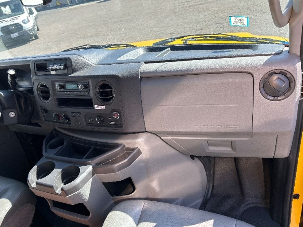 Light Duty Box Truck-Light and Medium Duty Trucks-Ford-2022-E350-Fontana-CA-88,507\n\t\tmiles-$ 30,500 - Image 21