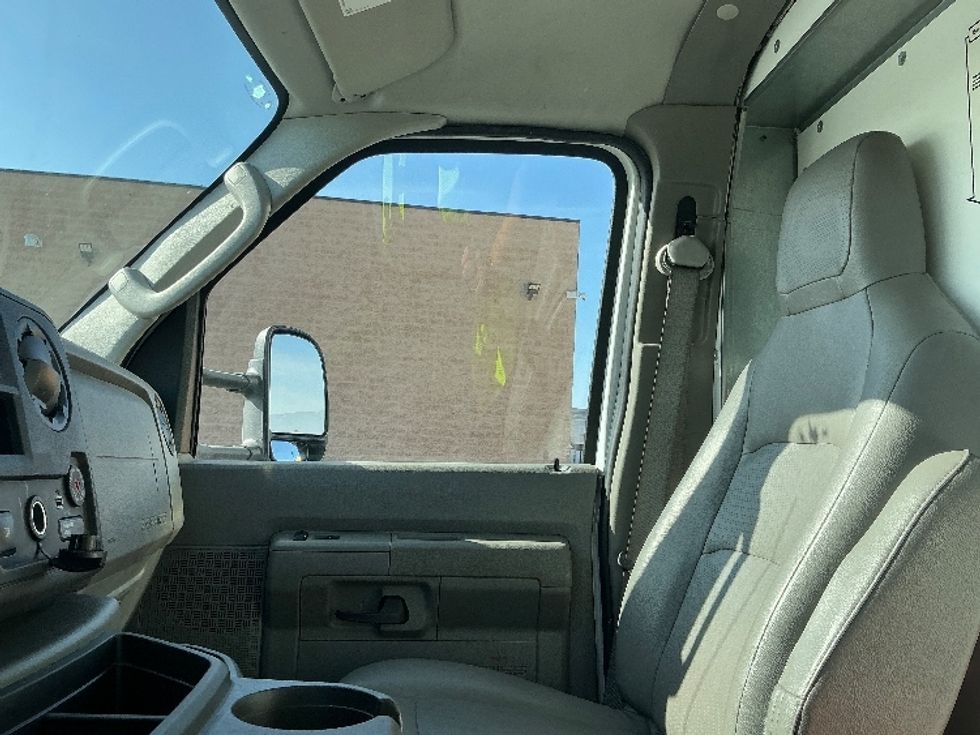 Light Duty Box Truck-Light and Medium Duty Trucks-Ford-2022-E350-Fontana-CA-89,501\n\t\tmiles-$ 33,750 - Image 19