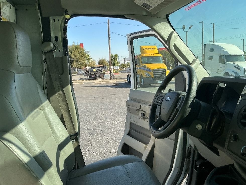 Light Duty Box Truck-Light and Medium Duty Trucks-Ford-2022-E350-Fontana-CA-89,501\n\t\tmiles-$ 33,750 - Image 22