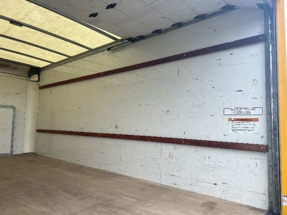 Light Duty Box Truck-Light and Medium Duty Trucks-Ford-2022-E350-Fontana-CA-89,919\n\t\tmiles-$ 30,250 - Image 10