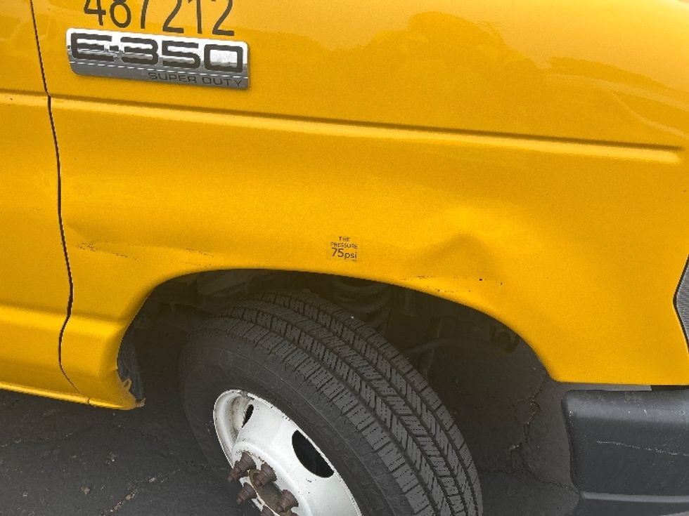 Light Duty Box Truck-Light and Medium Duty Trucks-Ford-2022-E350-Fontana-CA-89,919\n\t\tmiles-$ 30,250 - Image 21