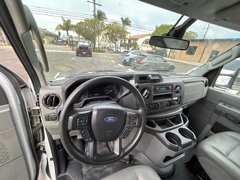 Light Duty Box Truck-Light and Medium Duty Trucks-Ford-2022-E350-Fontana-CA-94,026\n\t\tmiles-$ 33,000 - Image 15