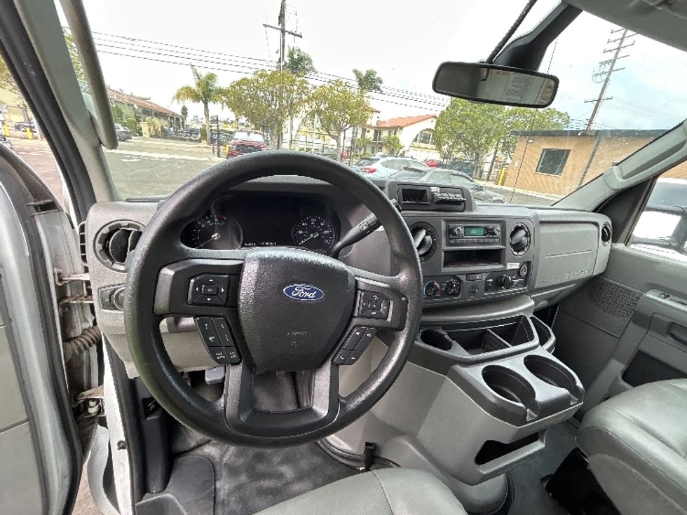 Light Duty Box Truck-Light and Medium Duty Trucks-Ford-2022-E350-Fontana-CA-94,026\n\t\tmiles-$ 33,000 - Image 16