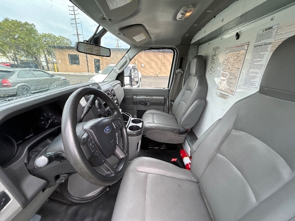 Light Duty Box Truck-Light and Medium Duty Trucks-Ford-2022-E350-Fontana-CA-94,026\n\t\tmiles-$ 33,000 - Image 17
