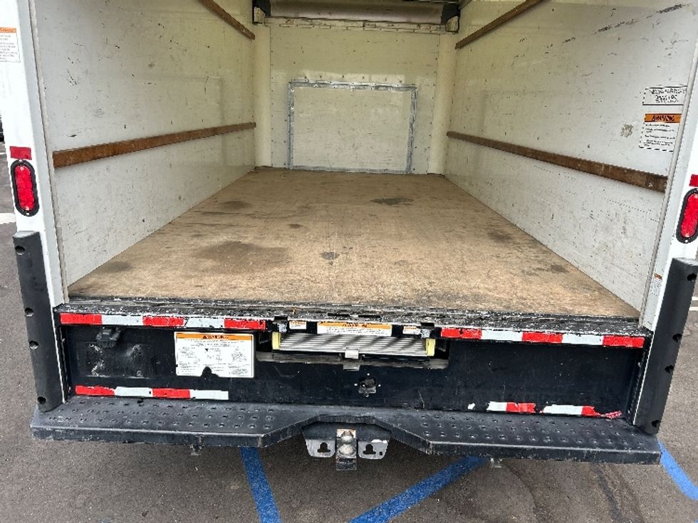 Light Duty Box Truck-Light and Medium Duty Trucks-Ford-2022-E350-Fontana-CA-94,026\n\t\tmiles-$ 33,000 - Image 8