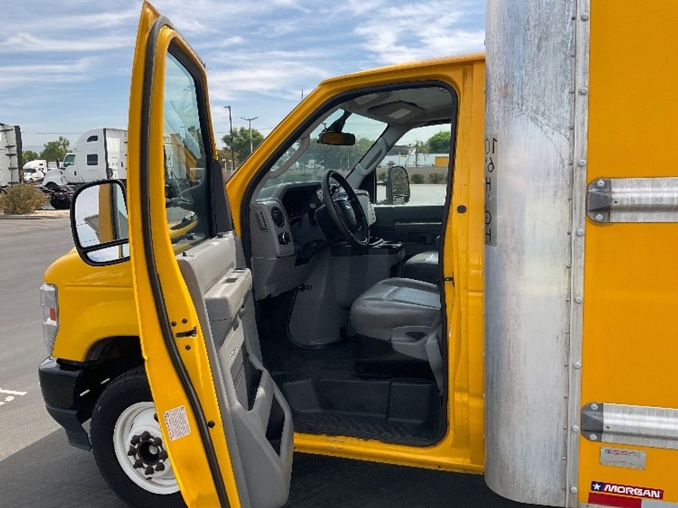 Light Duty Box Truck-Light and Medium Duty Trucks-Ford-2022-E350-Fontana-CA-95,659\n\t\tmiles-$ 28,000 - Image 15