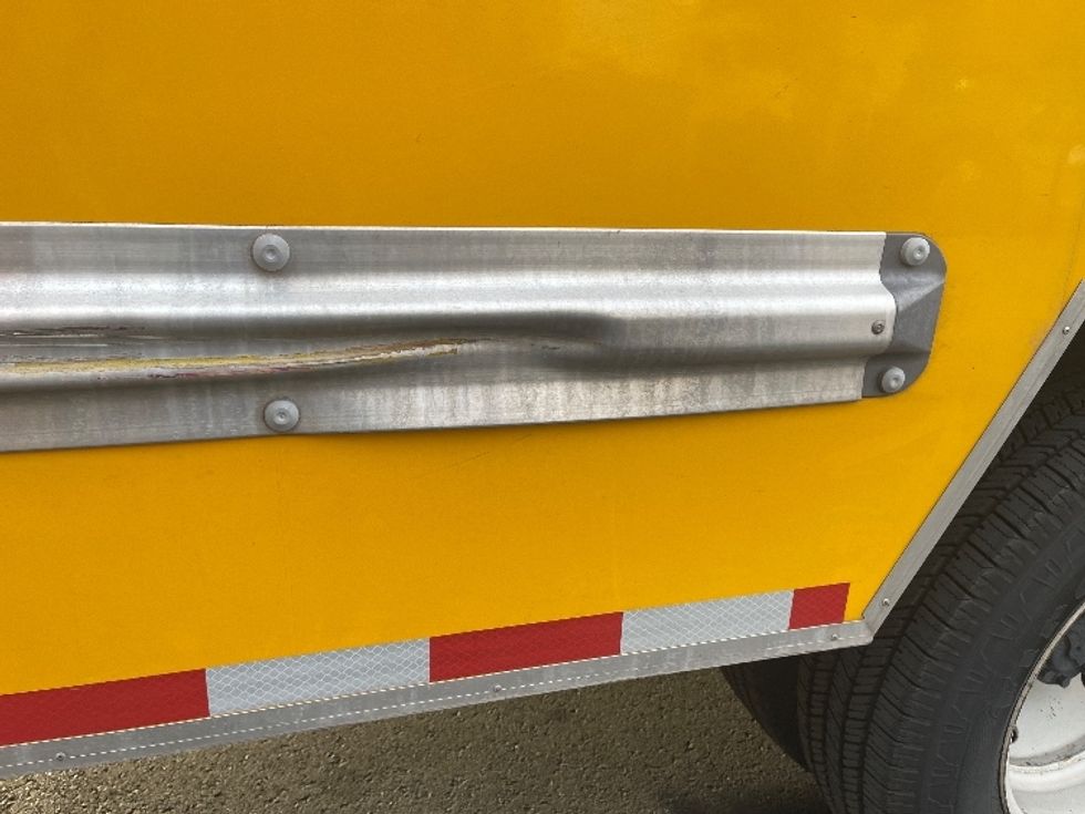 Light Duty Box Truck-Light and Medium Duty Trucks-Ford-2022-E350-Fontana-CA-99,001\n\t\tmiles-$ 28,500 - Image 22