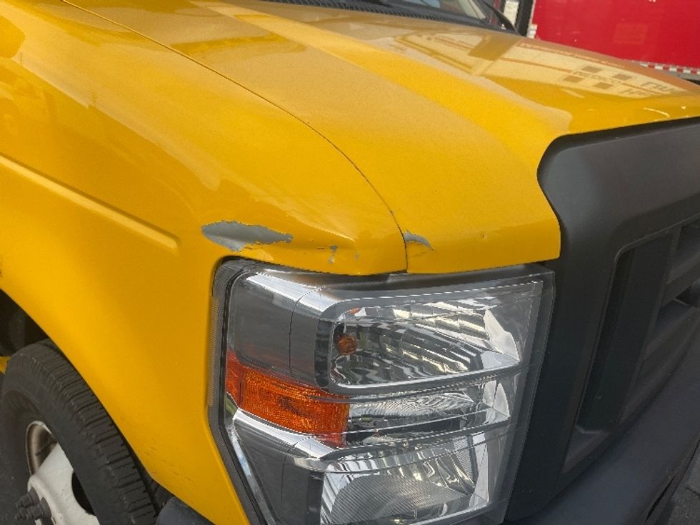 Light Duty Box Truck-Light and Medium Duty Trucks-Ford-2022-E350-Fontana-CA-99,001\n\t\tmiles-$ 28,500 - Image 24