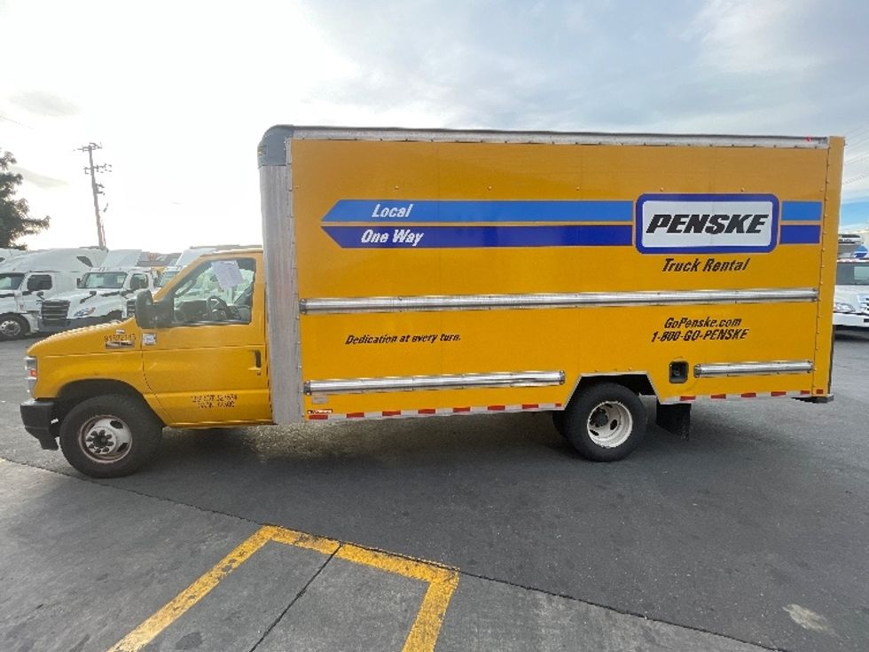 Light Duty Box Truck-Light and Medium Duty Trucks-Ford-2022-E350-Fontana-CA-99,001\n\t\tmiles-$ 28,500 - Image 4
