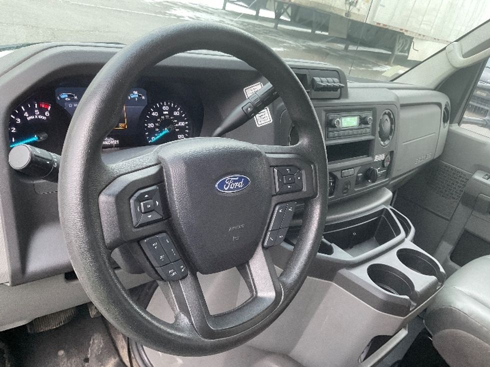 Light Duty Box Truck-Light and Medium Duty Trucks-Ford-2022-E350-Fort Wayne-IN-100,761\n\t\tmiles-$ 29,750 - Image 16