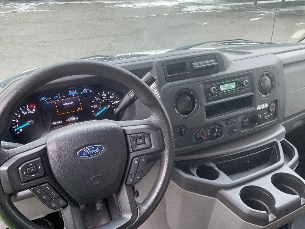 Light Duty Box Truck-Light and Medium Duty Trucks-Ford-2022-E350-Fort Wayne-IN-100,761\n\t\tmiles-$ 29,750 - Image 17