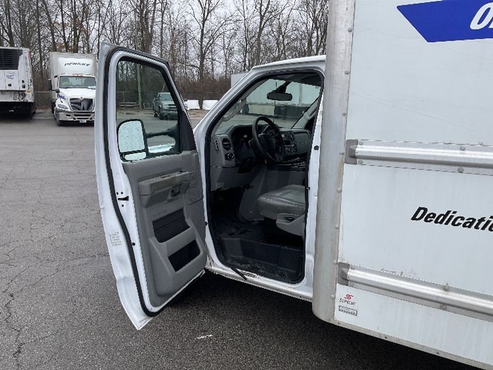 Light Duty Box Truck-Light and Medium Duty Trucks-Ford-2022-E350-Fort Wayne-IN-119,681\n\t\tmiles-$ 26,750 - Image 16