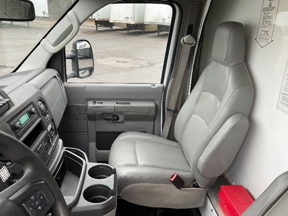 Light Duty Box Truck-Light and Medium Duty Trucks-Ford-2022-E350-Fort Wayne-IN-119,681\n\t\tmiles-$ 26,750 - Image 19