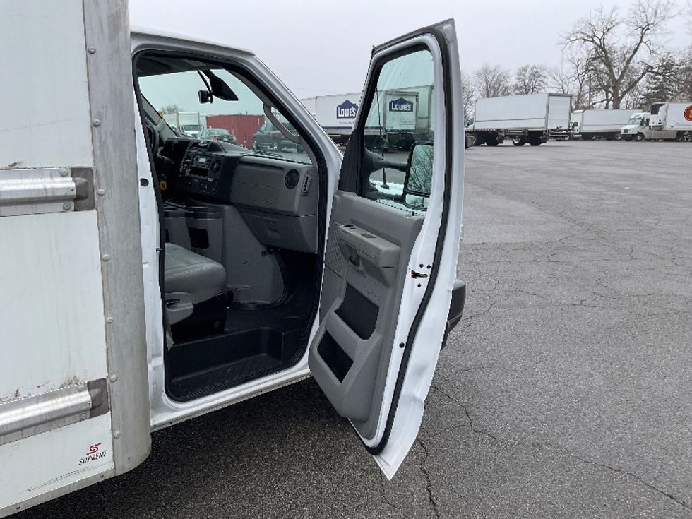Light Duty Box Truck-Light and Medium Duty Trucks-Ford-2022-E350-Fort Wayne-IN-119,681\n\t\tmiles-$ 26,750 - Image 20