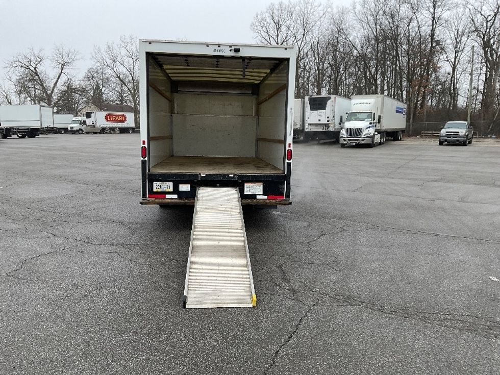 Light Duty Box Truck-Light and Medium Duty Trucks-Ford-2022-E350-Fort Wayne-IN-119,681\n\t\tmiles-$ 26,750 - Image 9