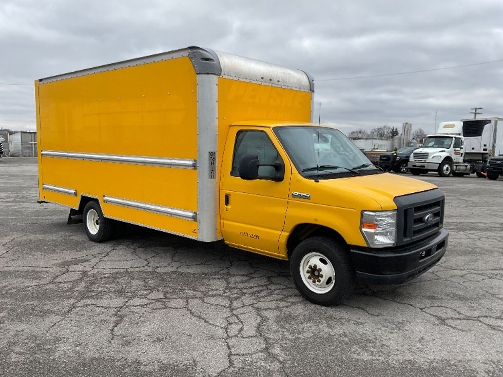 Light Duty Box Truck-Light and Medium Duty Trucks-Ford-2022-E350-Fort Wayne-IN-89,799\n\t\tmiles-$ 28,250 - Image 1