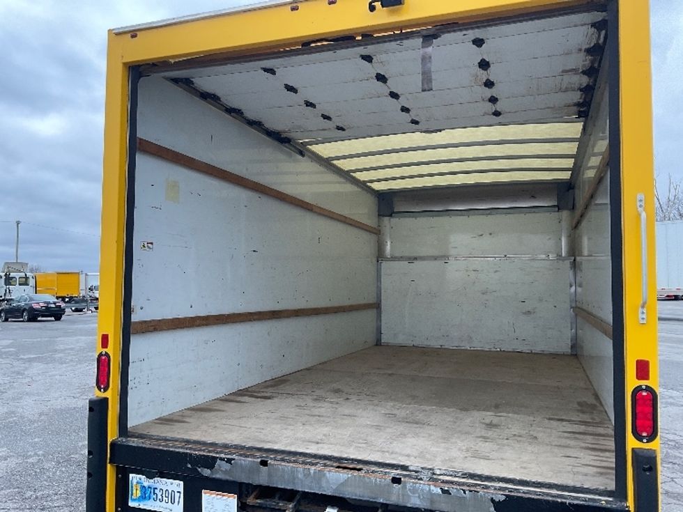 Light Duty Box Truck-Light and Medium Duty Trucks-Ford-2022-E350-Fort Wayne-IN-89,799\n\t\tmiles-$ 28,250 - Image 11