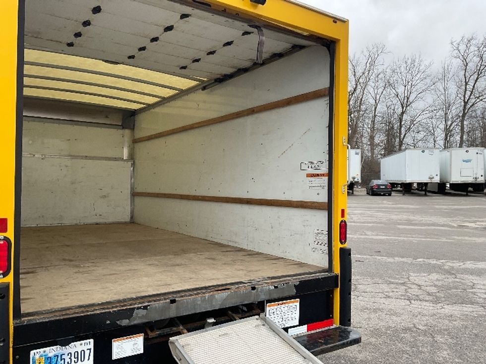 Light Duty Box Truck-Light and Medium Duty Trucks-Ford-2022-E350-Fort Wayne-IN-89,799\n\t\tmiles-$ 28,250 - Image 12