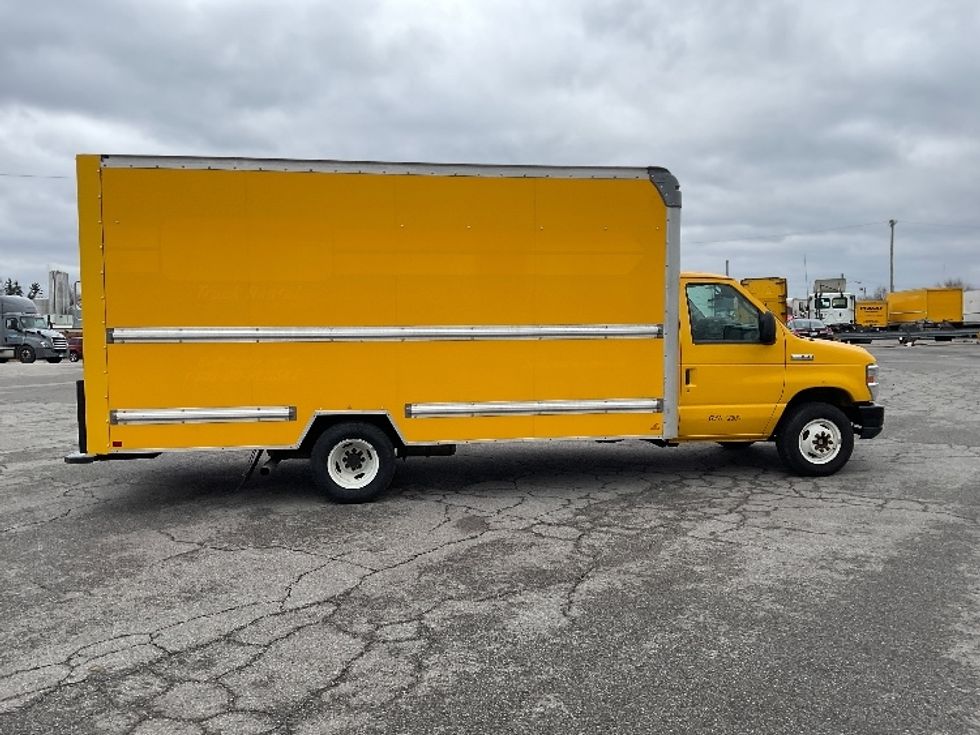 Light Duty Box Truck-Light and Medium Duty Trucks-Ford-2022-E350-Fort Wayne-IN-89,799\n\t\tmiles-$ 28,250 - Image 15