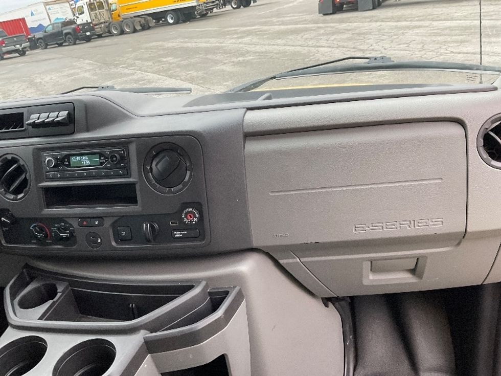 Light Duty Box Truck-Light and Medium Duty Trucks-Ford-2022-E350-Fort Wayne-IN-89,799\n\t\tmiles-$ 28,250 - Image 21