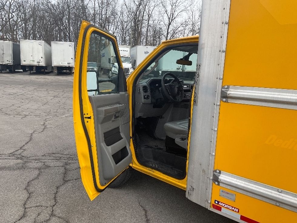 Light Duty Box Truck-Light and Medium Duty Trucks-Ford-2022-E350-Fort Wayne-IN-90,661\n\t\tmiles-$ 28,250 - Image 16