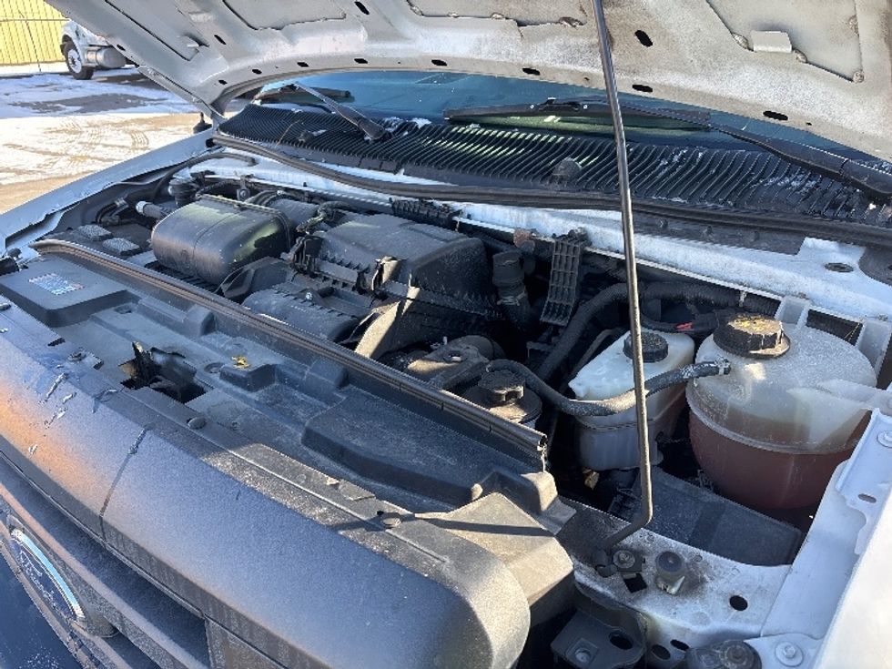 Light Duty Box Truck-Light and Medium Duty Trucks-Ford-2022-E350-Fort Wayne-IN-95,080\n\t\tmiles-$ 30,500 - Image 24