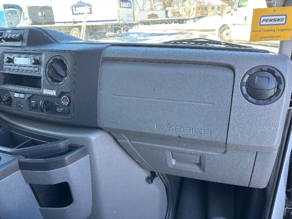 Light Duty Box Truck-Light and Medium Duty Trucks-Ford-2022-E350-Fort Wayne-IN-97,137\n\t\tmiles-$ 30,250 - Image 20