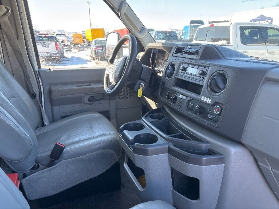 Light Duty Box Truck-Light and Medium Duty Trucks-Ford-2022-E350-Fort Wayne-IN-97,137\n\t\tmiles-$ 30,250 - Image 21