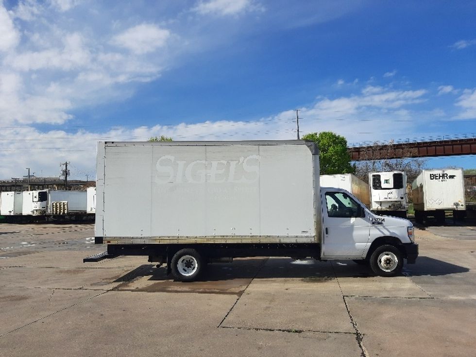 Light Duty Box Truck-Light and Medium Duty Trucks-Ford-2022-E350-Fort Worth-TX-66,164\n\t\tmiles-$ 34,250 - Image 15