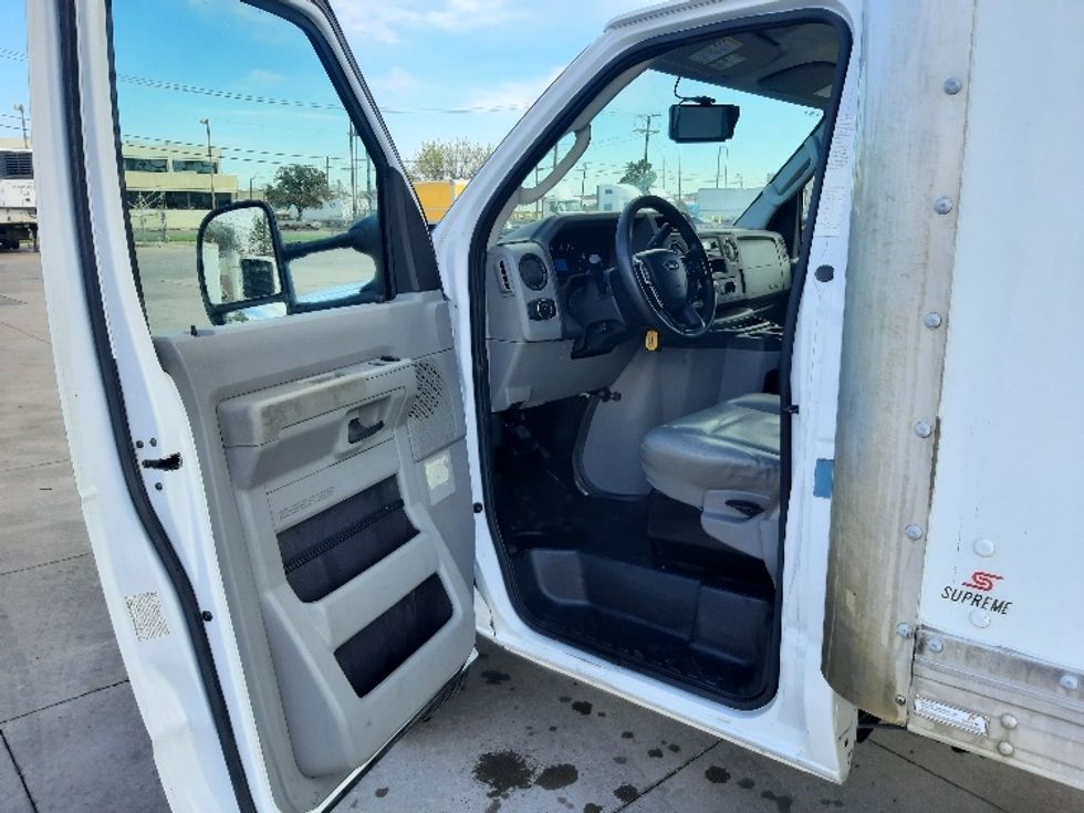 Light Duty Box Truck-Light and Medium Duty Trucks-Ford-2022-E350-Fort Worth-TX-66,164\n\t\tmiles-$ 34,250 - Image 16